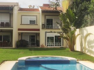 Casa en Venta en Cancún. Alamos I. Condominio con alberca, 3 recámaras