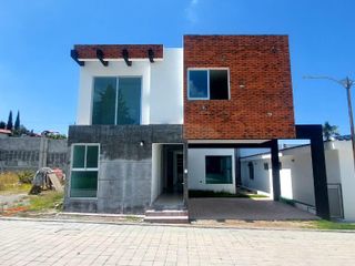 Casa en venta con tres habitaciones en Ocotlan, Tlaxcala