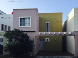 Casa en Renta en Fracc. Villas Nautico, Altamira Tamaulipas.