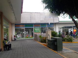 Local en Joaquín Colombres