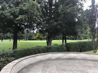 Terreno jardinado con vista al Campo de Golf- Club de Golf los Encinos
