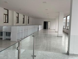 Edificio Comercial - Metepec
