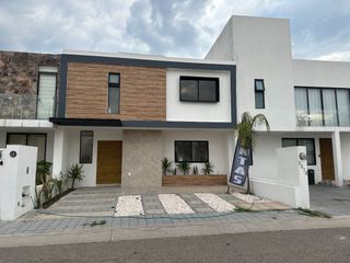 Estrena espectacular casa en venta en Juriquilla