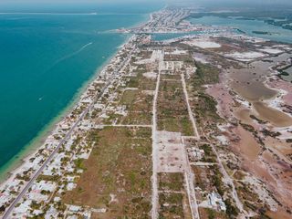 Terrenos en venta en la Playa a 400m del Mar. ¡Chelem, Yucatan!