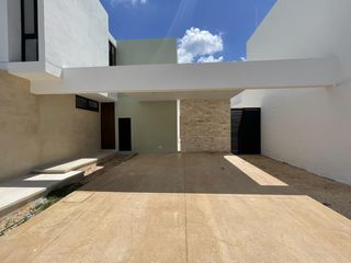 Casa en VENTA en Mérida, zona NORTE de alta PLUSVALÍA ¡Con PISCINA!
