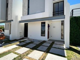 Casa con terraza con excelente ubicación en Zibatá.