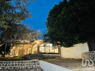 Se vende casa de campo en Huertos de Oaxtepec con hermoso jardin