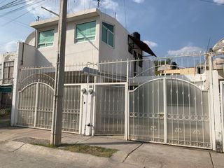 Casa en VENTA de una planta con Departamento en Brisas de San Nicolás
