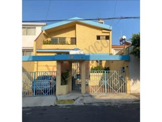 Casa en venta en Jardines del Sur Con 2 estacionamientos en Xochimilco.