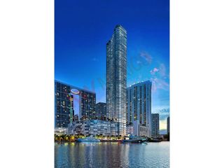 Baccarat, departamentos en venta en Miami, frente al río Miami.