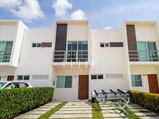 Casa en  renta en Residencial Long Island Huayacán Cancun