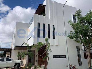 Casa en Venta 4 habitaciones en Residencial ARBOLADA, Cancun, SMZ336, Quintana Roo.