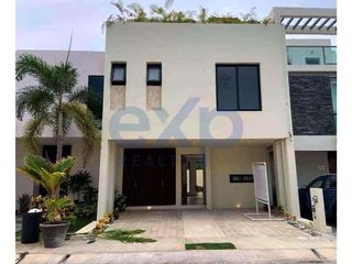 Casa en Venta en Residencial ARBOLADA, Cancun Quintana Roo SMZ336