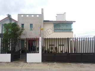Casa Habitación con Alberca EN VENTA dentro de Residencial en Ixtapan de la Sal, Estado de México