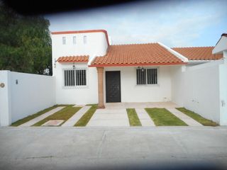 Vendo Casa en Las Trojes de UNA PLANTA, 3 Recamaras, Jardín, Roof Garden.