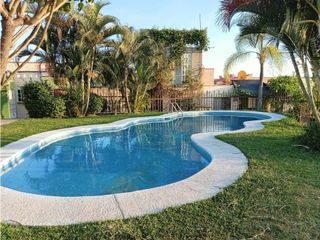 Casa en venta un solo nivel con alberca acepto INFONAVIT en TEMIXCO