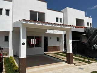 Casas en PRE-VENTA en "Residencial San Agustín", Cuchilla Santa Rosa.