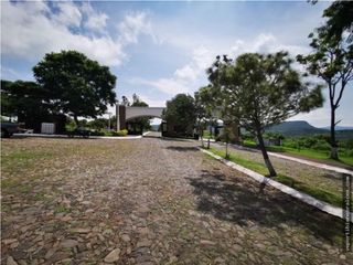 SOLO 8 TERRENOS EN VENTA FRACC. LOMAS DEL BOSQUE SAHUAYO MICHOACAN