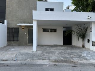 Casa remodelada para oficinas junto a la Peugot Benito Juárez Norte Mérida
