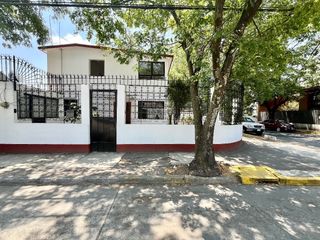 Casa en Venta, Jardines de San Mateo calle Olivos