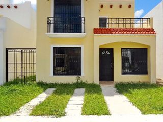 Casa en renta en Merida en privada de Residencial Gran Santa Fe de 3 recamaras