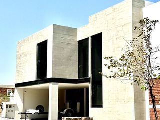 Moderna Casa en Santa Fe