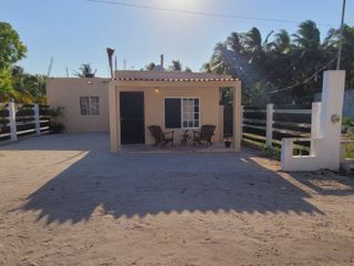 Casa a 200 m de la playa, en venta, en Telchac Puerto