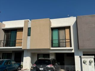 Casa en Venta en San Gerardo Residencial/estudio en planta baja y 3 recamaras