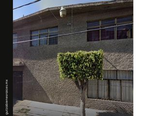 Casa en Remate Bancario en Moras, Col. Lomas de San Lorenzo, Izatpalapa, CDMX.