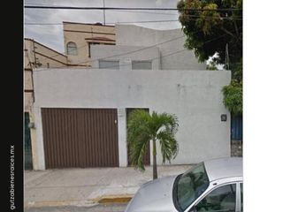 Casa en Remate Bancario en Fraccionamiento Condominios Cuauhnáhuac, Cuernavaca, Morelos