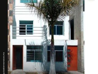 Casa en condominio Villas San Martinen Tlajomulco de Zuñiga, Remate Bancario