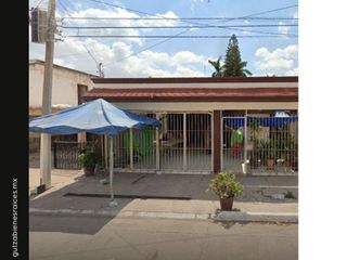 Casa en venta en Ahome, Sinaloa. Los Mochis, El Chamizal. C.P. 81234 Calle Hidalgo