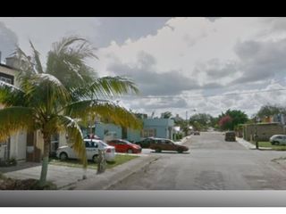 Casa en  Hacienda Real del Caribe en remate bancario