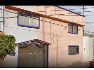 Casa con jardín en Nueva Atzacoalco Gustavo A Madero CDMX en Remate