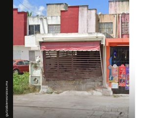 Casa en  en Benito Juárez, Quintana Roo. Col. Los Heroes. C.P. 77518 Calle Av. Chac Mool
