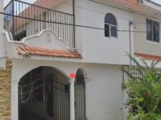 VENDO Casa en ZONA DORADA MAZATLAN , REMATO A MITAD DE PRECIO , URGE ..IH
