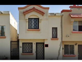 Casa en Remate Bancario en Fraccionamiento Urbi Quinta Montecarlo