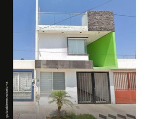 Casa en venta en San Luis Potosí, SLP. Col. Hda. Los Morales. Calle 6A Sexta de los Naranjos
