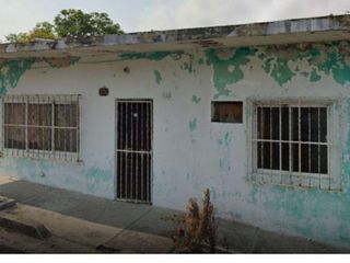 Casa en venta en Veracruz, Veracruz. Col. Fernando López Arias. C.P. 91820 Calle Mazatlan