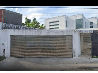Casa en Remate Bancario en Calle 20 A, Col. Máximo Ancona. Mérida, Yucatán.