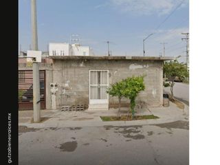 Casa en  venta en Torreón, Coahuila. Col. Jardines del Valle VI C.P. 27087 Calle Iris