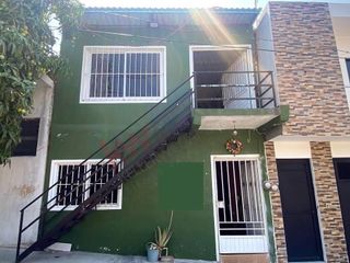 Casa en VENTA con recámara en planta baja en Colonia Agua Azul