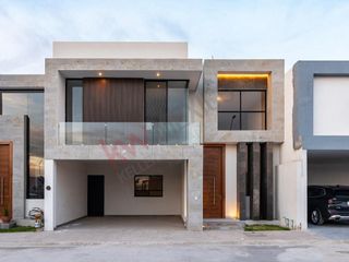 Casa completamente nueva en venta en Circuito Lomas Club Residencial, Quintas la Cima, Torreón, Coahuila