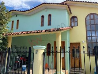 Se VENDE casa en Fracc El Deportivo, San Cristóbal.