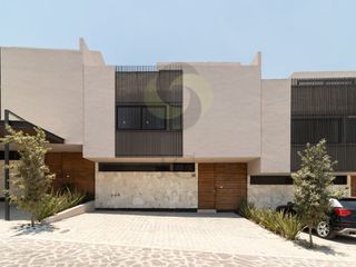 Casa en Zibatá - Luxurious  de tres niveles +  Roof  Garden