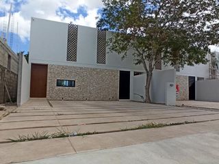 entrega inmediata- casa de tres habitaciones con piscina en Mérida-