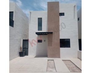 Casa a la venta al oriente de Torreón, cerca de colegios, universidades, áreas comerciales, con accesos rápidos a las principales vías