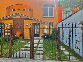 Casa en Venta, San Felipe Tlamimilolpan, Toluca, Edo. México