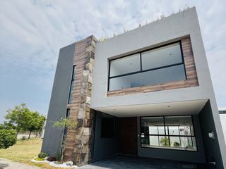 CASA EN VENTA CON RECÁMARA EN PLANTA BAJA PARQUE OAXACA LOMAS DE ANGELÓPOLIS