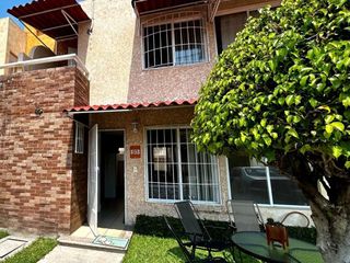 Casa en venta en Condominio Horizontal con seguridad en Xochitepec Morelos.